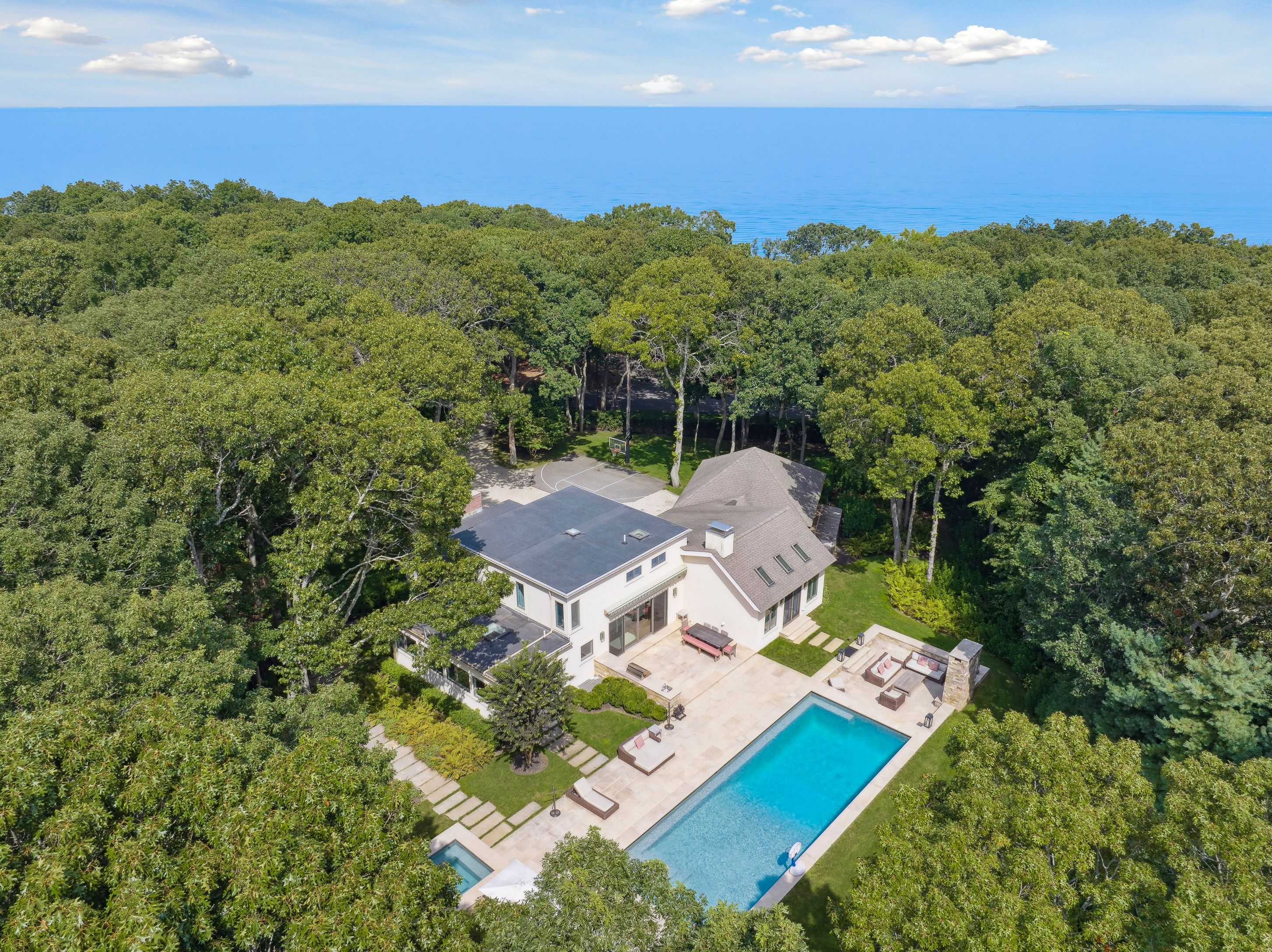 61 Hedges Banks Dr, East Hampton, NY 11937 Out East