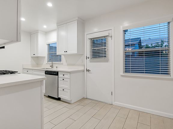 3rd image of 11214 Tiara St