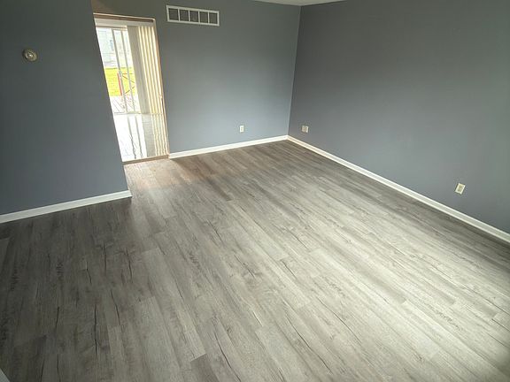3rd image of 5969 Marbella Ct