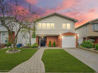 579 Carlton Blvd, Staten Island, NY 10312