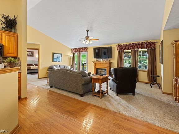5th image of 3050 Bronze Rd NW