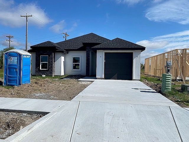 1st image of 2964 Douglas Way
