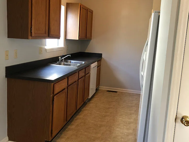 337 Chase Pl — Photo 5