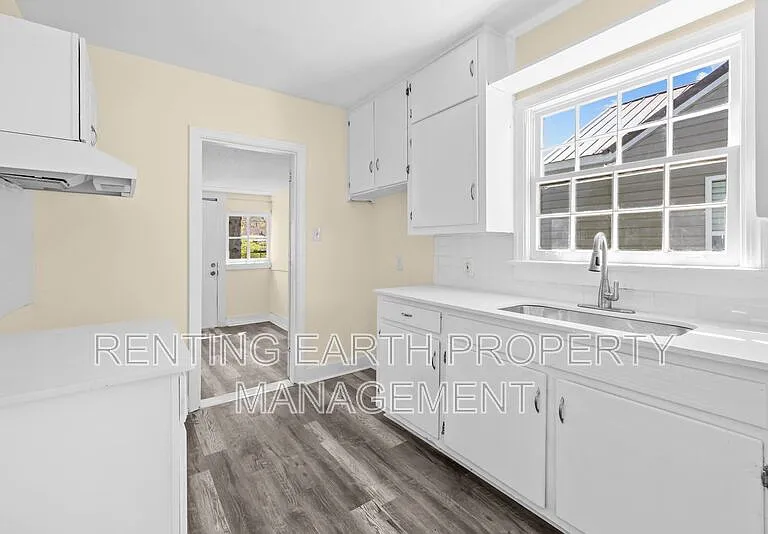 2617 Avenue K — Photo 15
