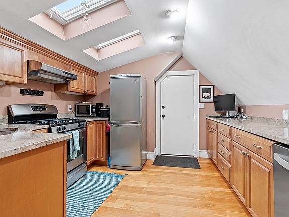 5th image of 2-4 Chisholm Ln #3