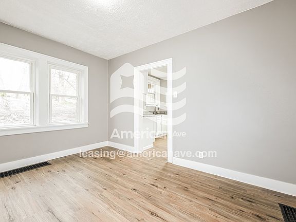 569458_005_dining_room_14387190.jpg