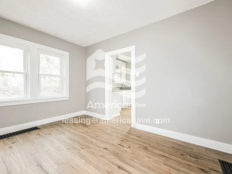 569458_005_dining_room_14387190.jpg