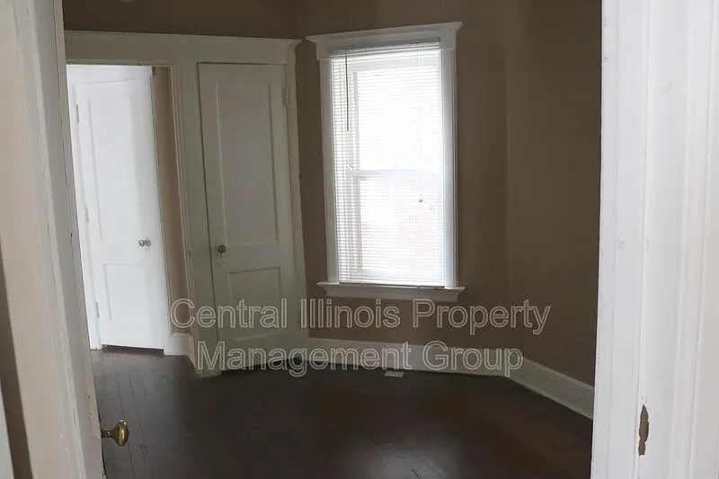 2 bed, 1.0 bath, 850 sqft, $850 — Photo 3