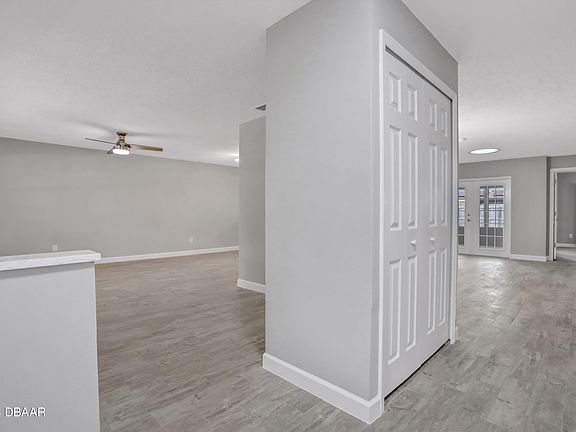 4th image of 930 Sandle Wood Dr