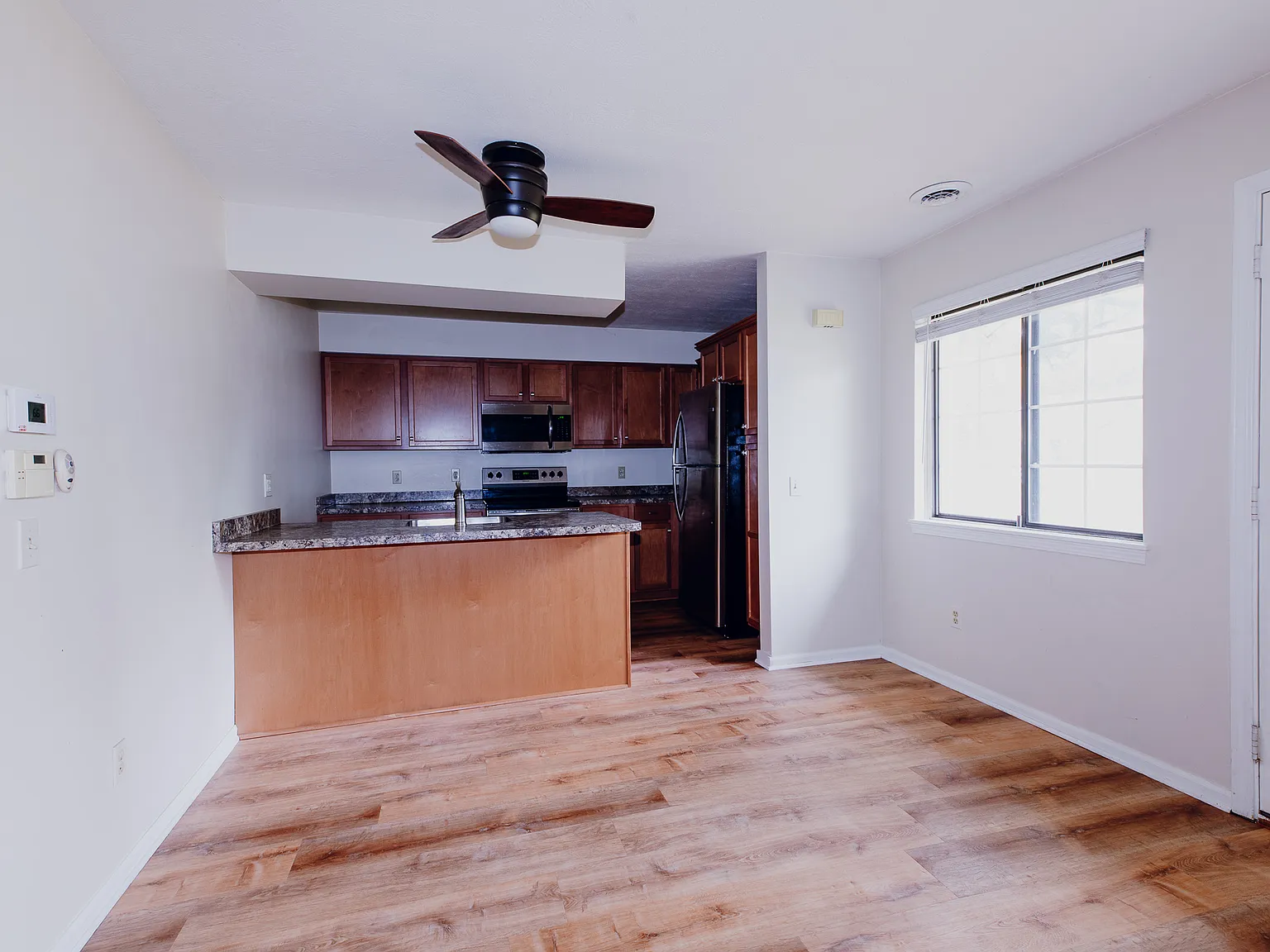 2 bed, 799 sqft, $1,500 — Photo 2