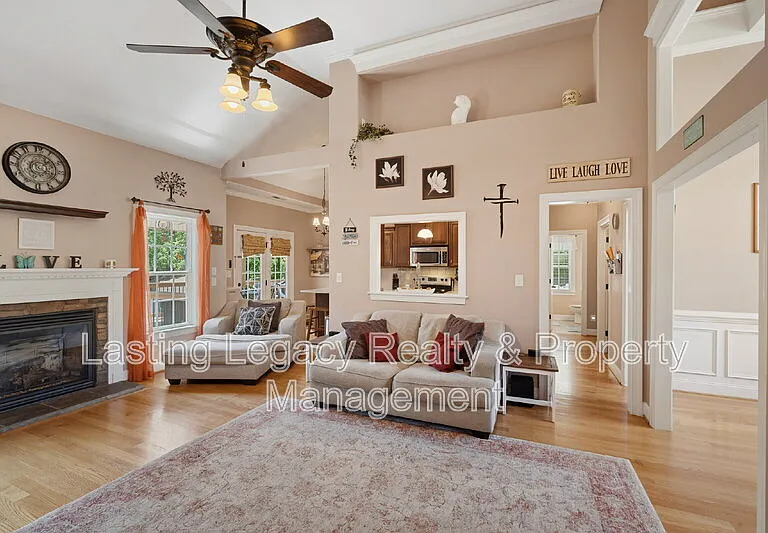 187 Marbrook Dr — Photo 9