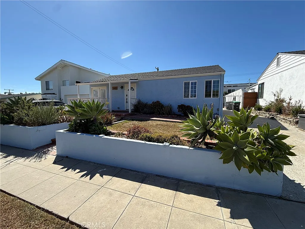 3 bed, 1596 sqft, $6,000 — Photo 1