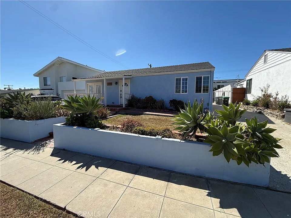 34081 Amber Lantern St