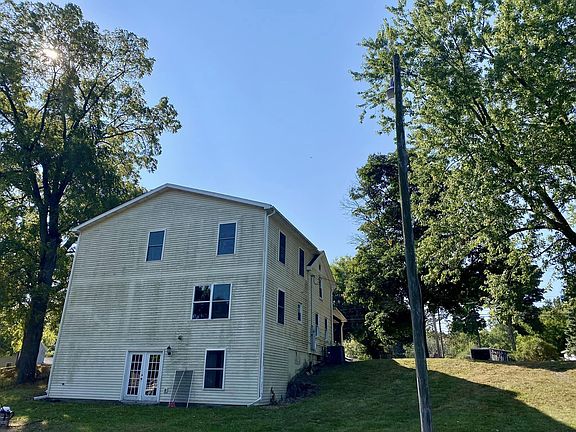 4th image of 253 E South St