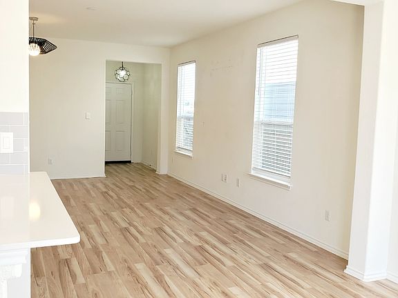 Living Area (Unfurnished)