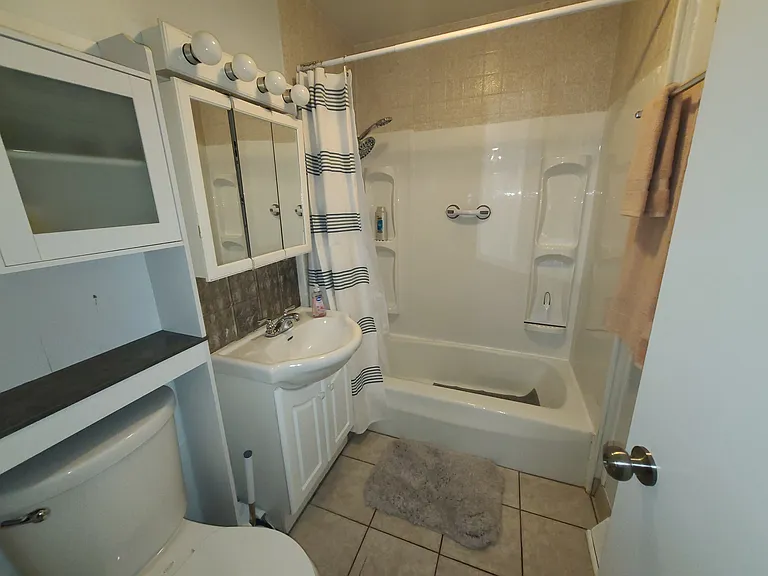 602 E Battell St #602 — Photo 10