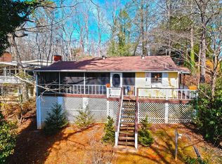 72 Golfview Dr, Franklin, NC 28734