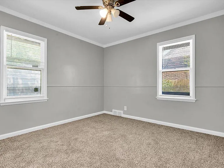 11577 Somerset Ave — Photo 12