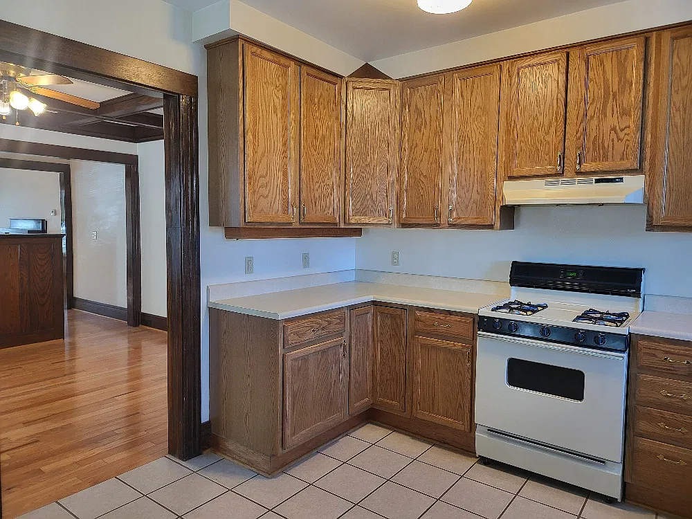 2 bed, 1.5 bath, 1340 sqft, $1,600 — Photo 3