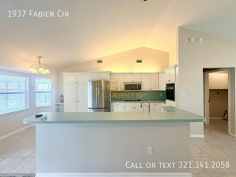 1937 Fabien Cir — Photo 3