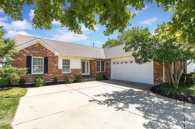 1st image of 12405 Courtyard Lake Dr