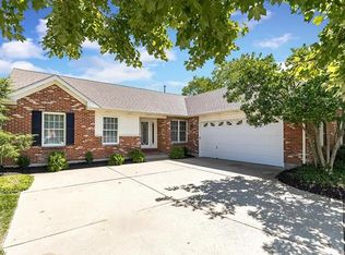 12405 Courtyard Lake Dr, Saint Louis, MO