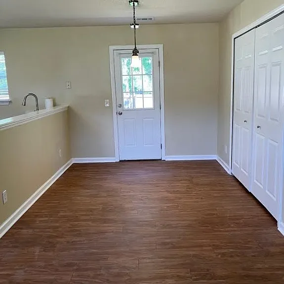 685 Rushing St — Photo 6