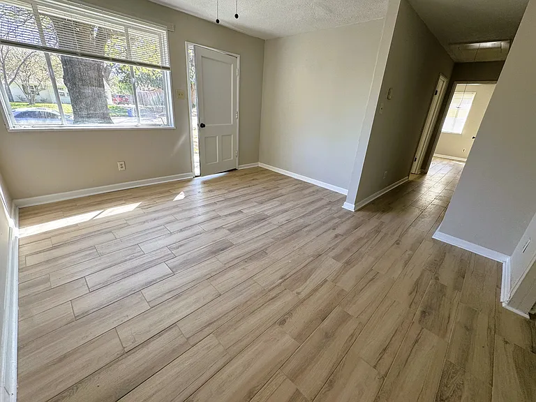 961 N Perkins Rd — Photo 4