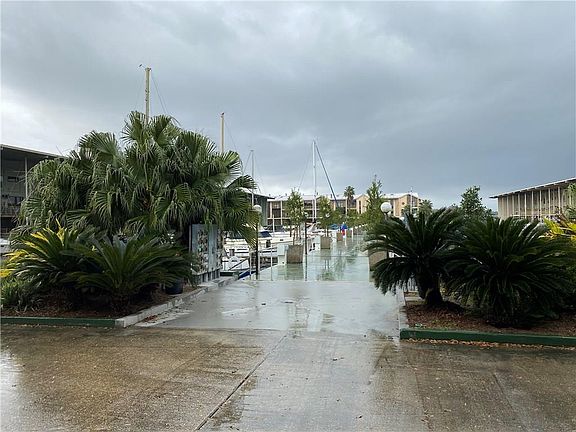 2nd image of 127 Highway 22 E APT E6