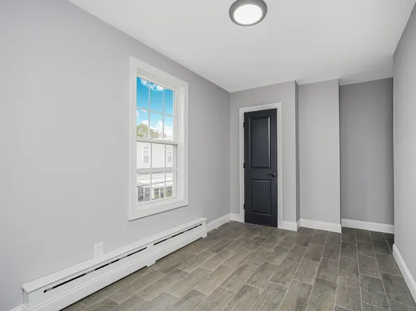 200 Bay 7th Street image 16 of 49