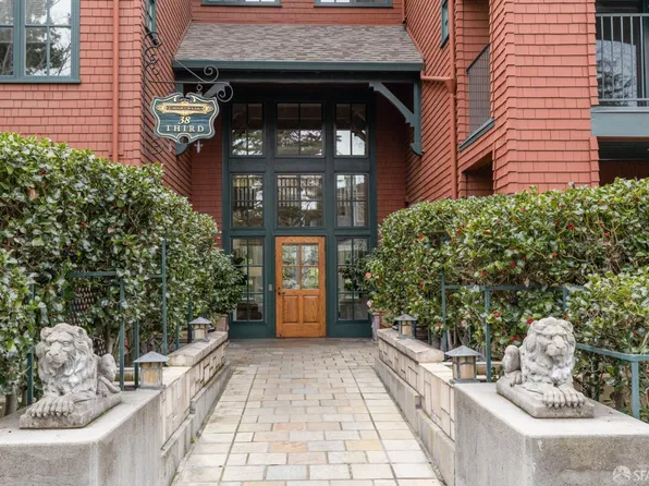 38 3rd St APT 204, Los Altos, CA 94022