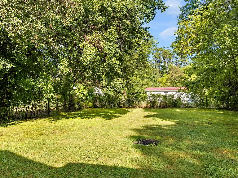 4092 University Dr — Photo 23
