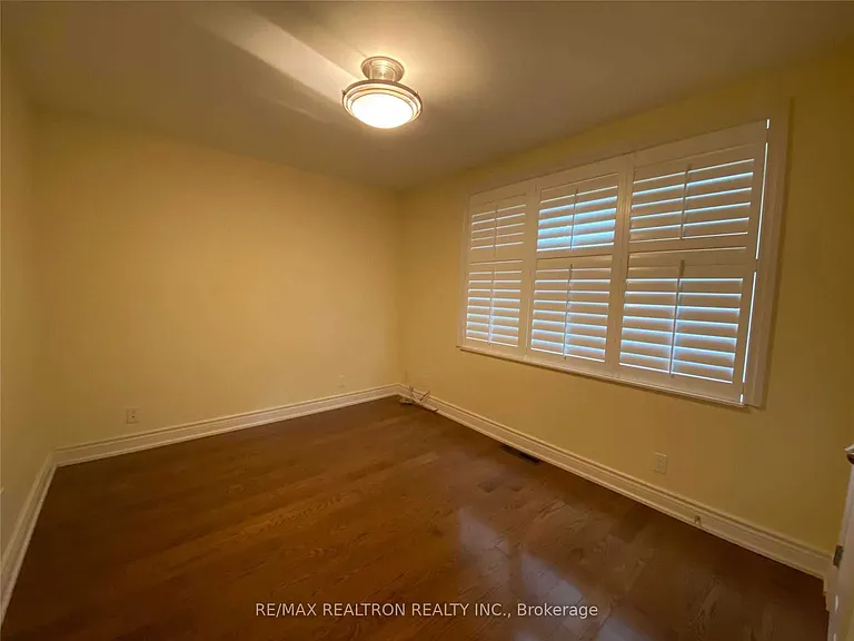 38 Bayberry Cres — Photo 20