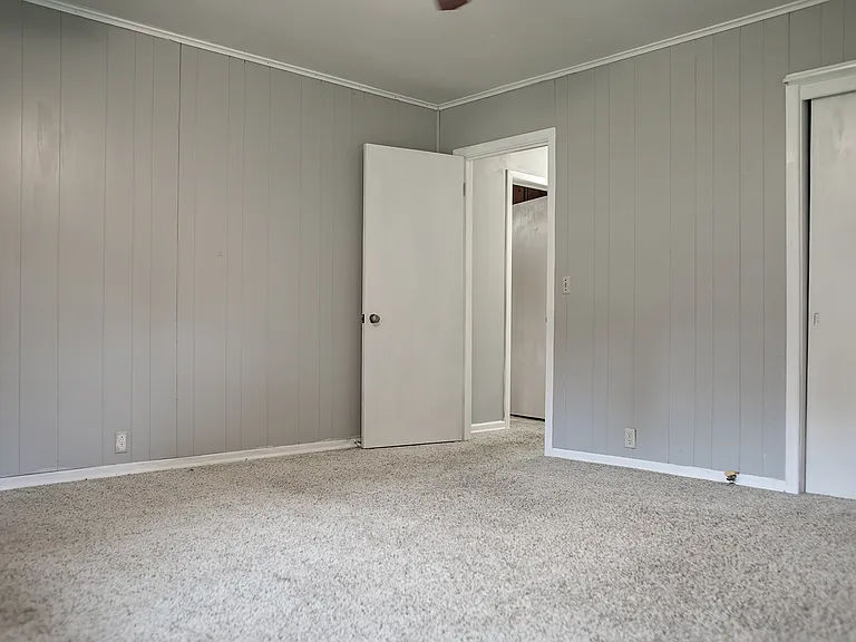 2109 E Goliad Ave — Photo 4