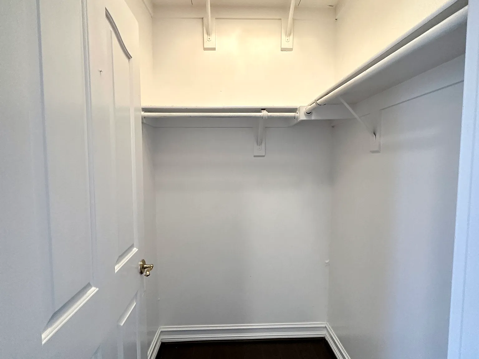 1 bed, 300 sqft, $1,400 — Photo 2