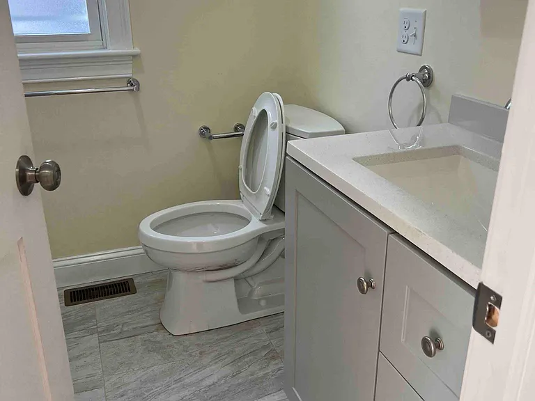 15 Windsor Rd #1 — Photo 2
