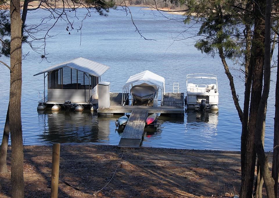 1st image of 188 Goodell Dr