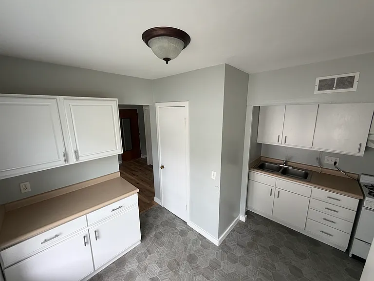 2111 E Dayton St #2 — Photo 6