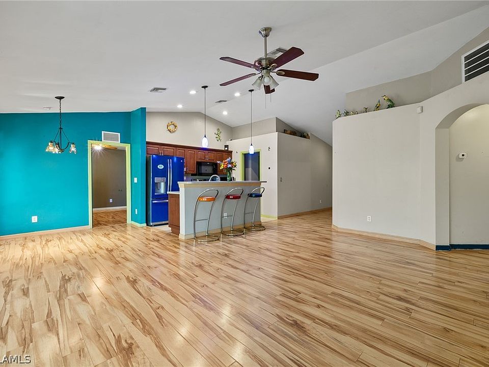 1st image of 6054 Lacota Ave