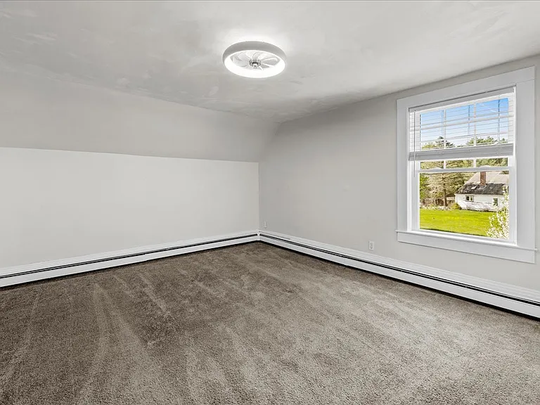 158 Center St — Photo 5