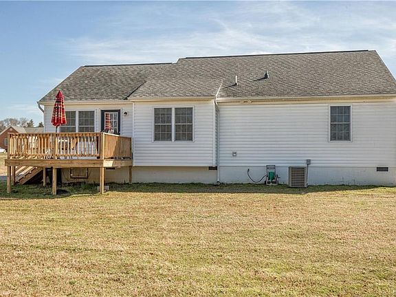 4th image of 4912 Courtney Ct