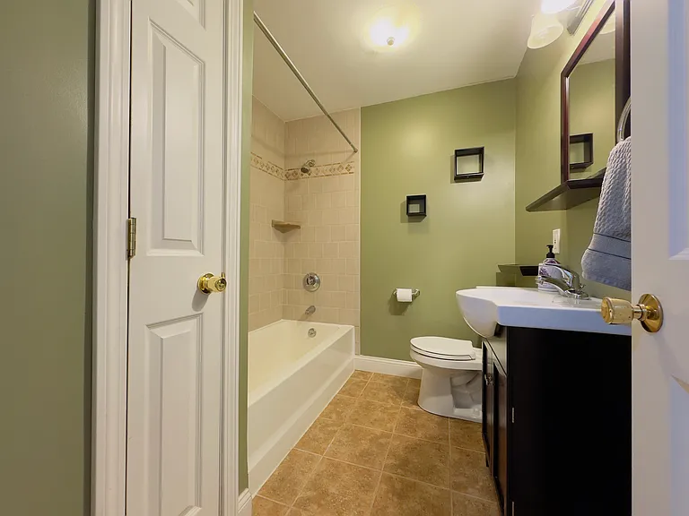 1158 Hartford Tpke #1 — Photo 24