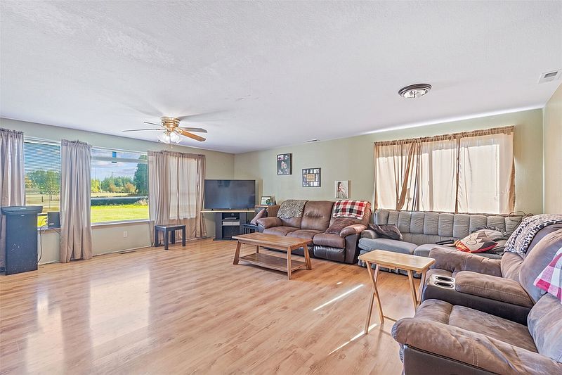 4th image of 219 37 Boone Road