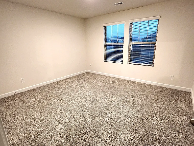 1071 Amberley Crossing Dr — Photo 26