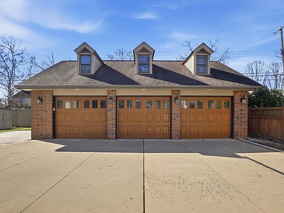 3rd image of 1627 Doone Rd