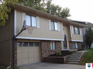 5811 S 136th St, Omaha, NE 68137