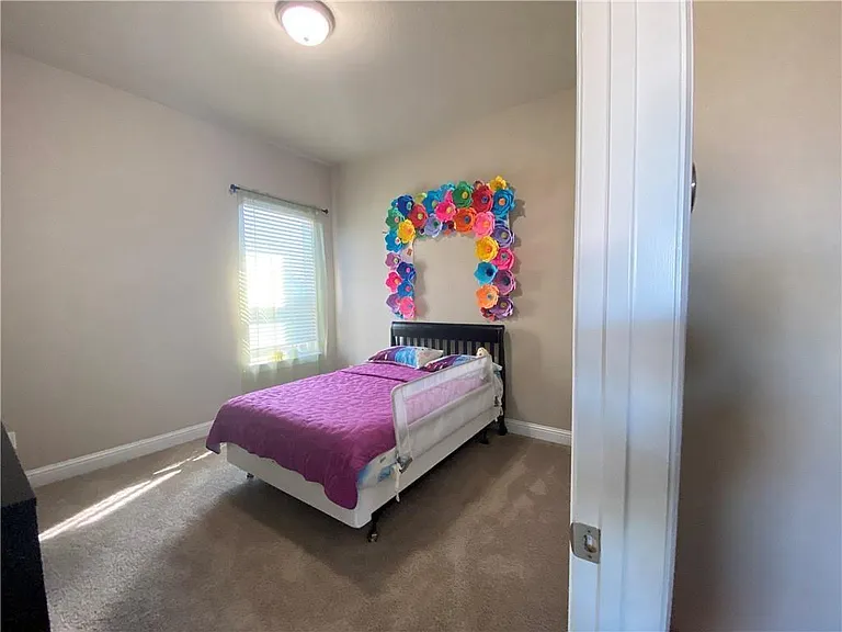 2905 Waterson St — Photo 10