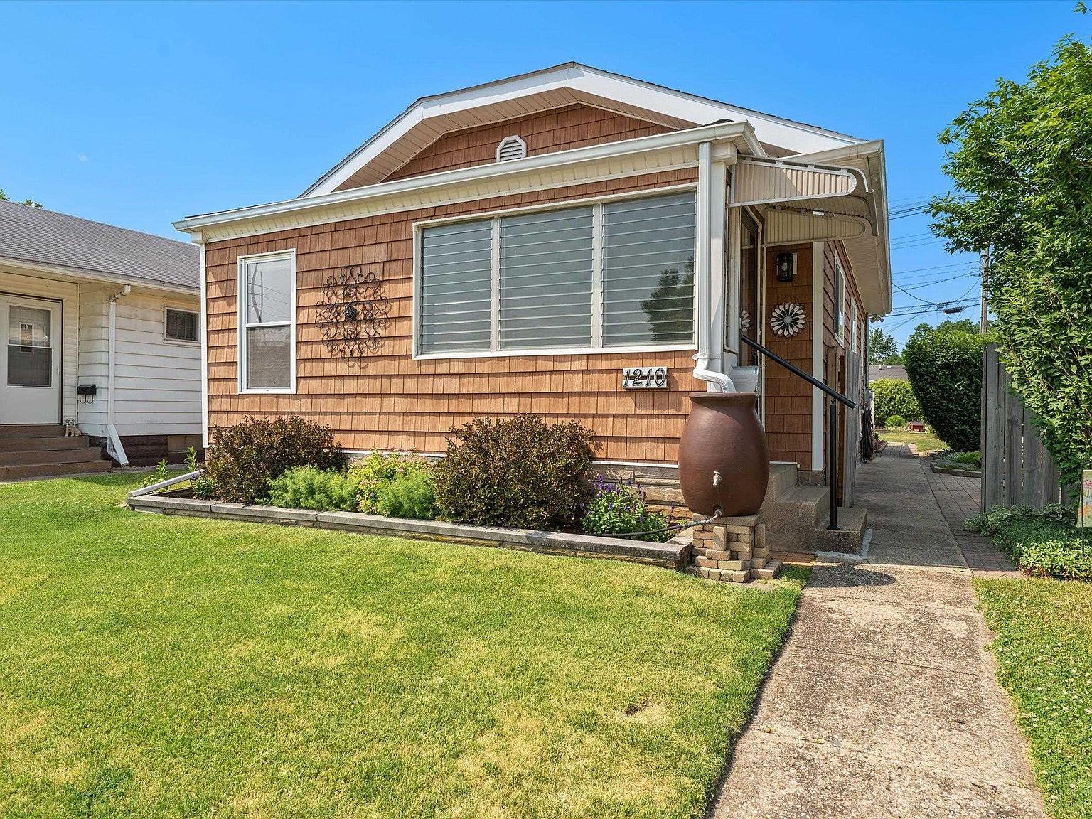 1210 W 7th St, Mishawaka, IN 46544 Zillow