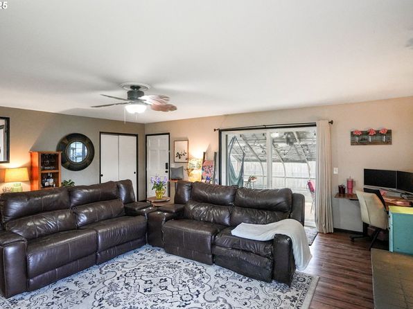 salem-oregon-53017115 picture