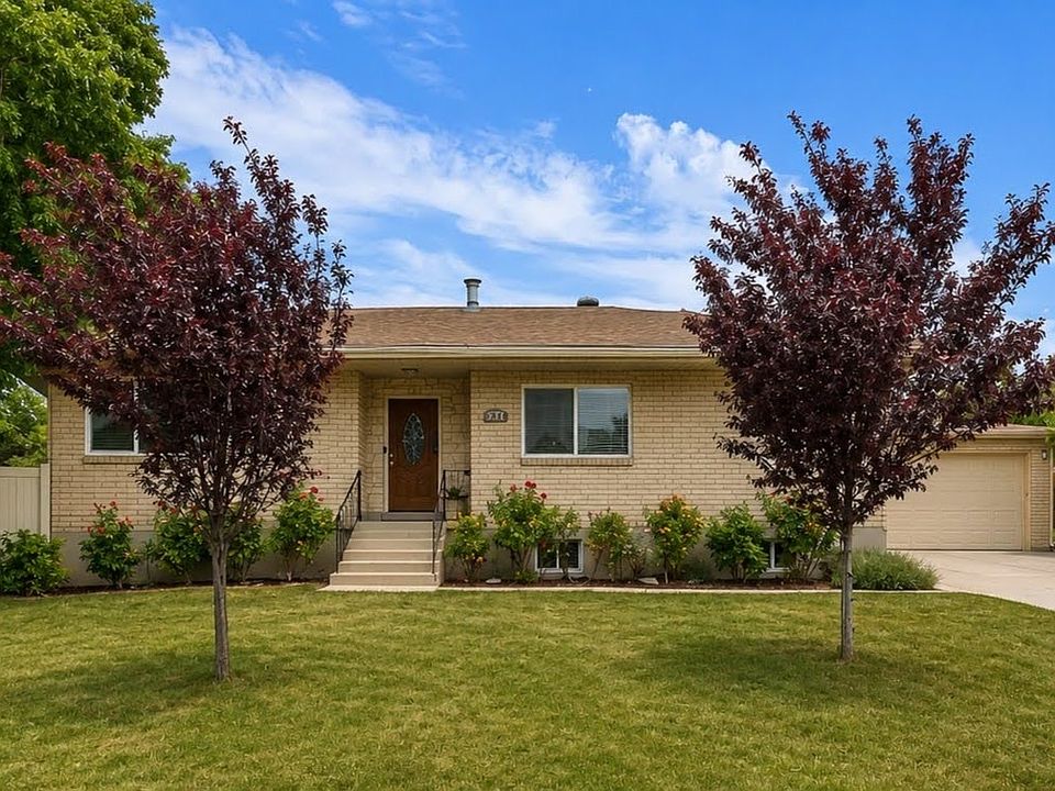 1st image of 787 E Redmaple Cir